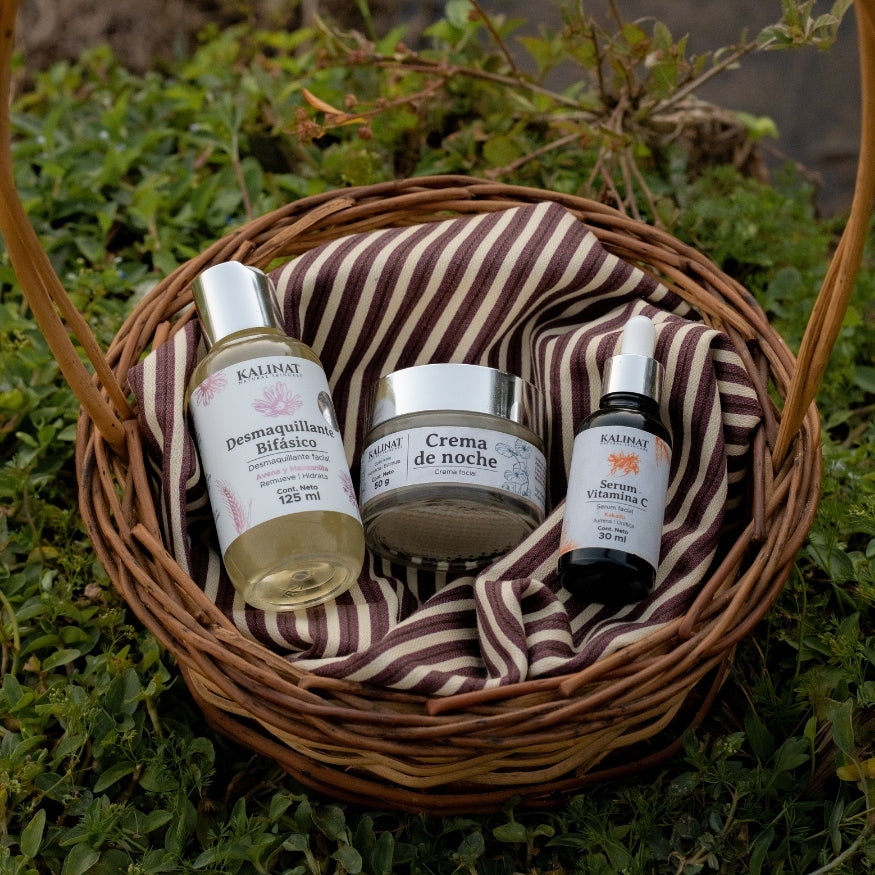 Kit Mi rutina de noche Kalinat · 3 piezas (Desmaquillante bifásico, Serum Vitamina C y Crema de noche)