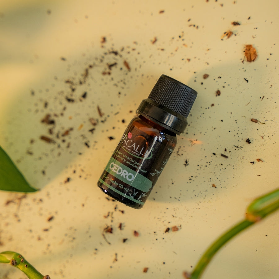 Aceite Esencial de Cedro · 10 ml
