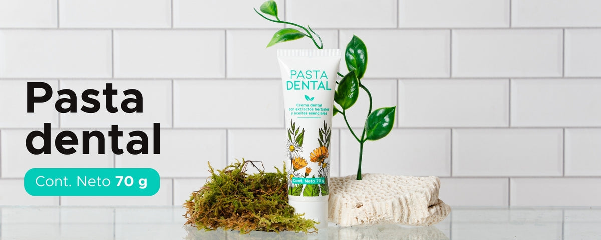 Pasta Dental PACALLI · Crema Dental Con Extractos Herbales y Aceites Esenciales · 70 g