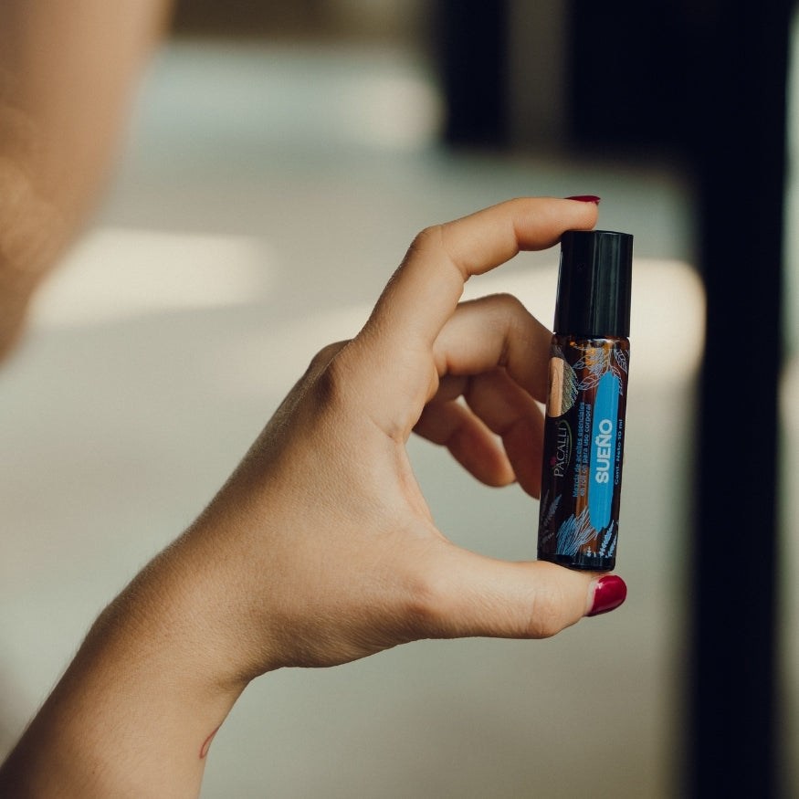 Sueño Roll On PACALLI · Lavanda, Vetiver y Ylang Ylang · 10 ml